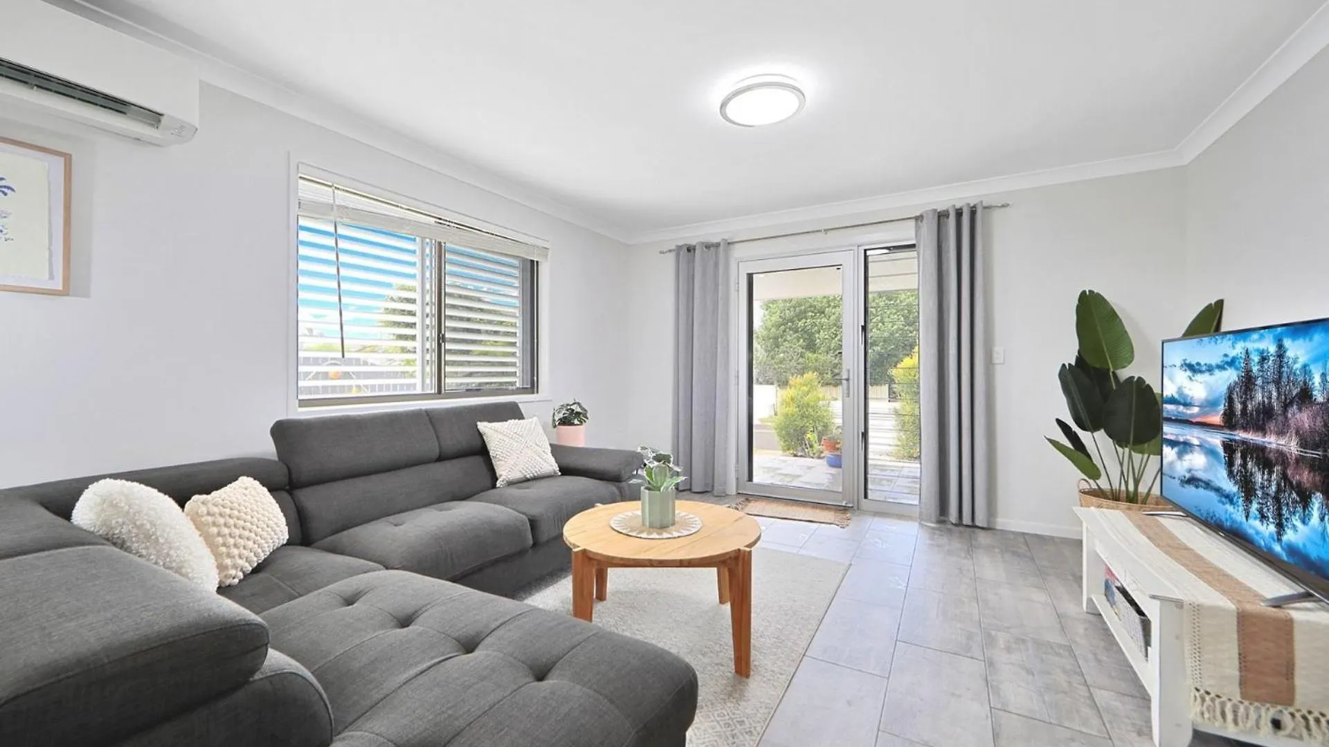 Villa On Miller Bargara 0*,  Australia